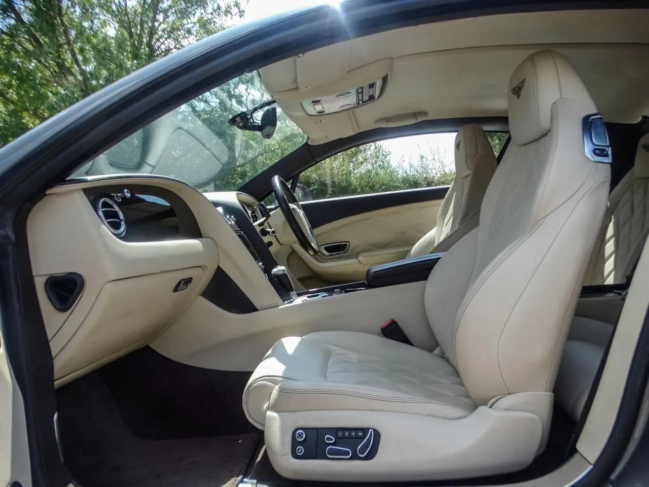 2011 Bentley 6.0 GT 2dr - Thumbnail 3