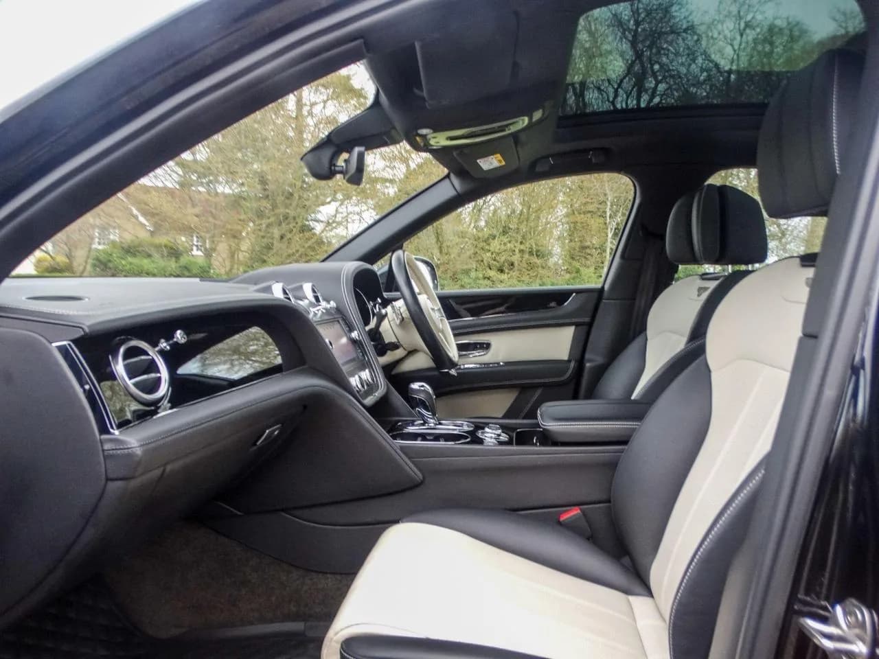 2019 Bentley 4.0 V8 Auto 4WD Euro 6 (s/s) 5dr - Thumbnail 3