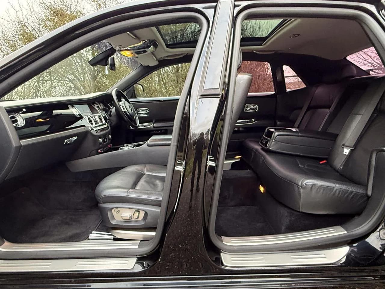 2010 Rolls - Royce 6.6 V12 Saloon 4dr Petrol Auto Euro 5 (563 bhp) - Thumbnail 7