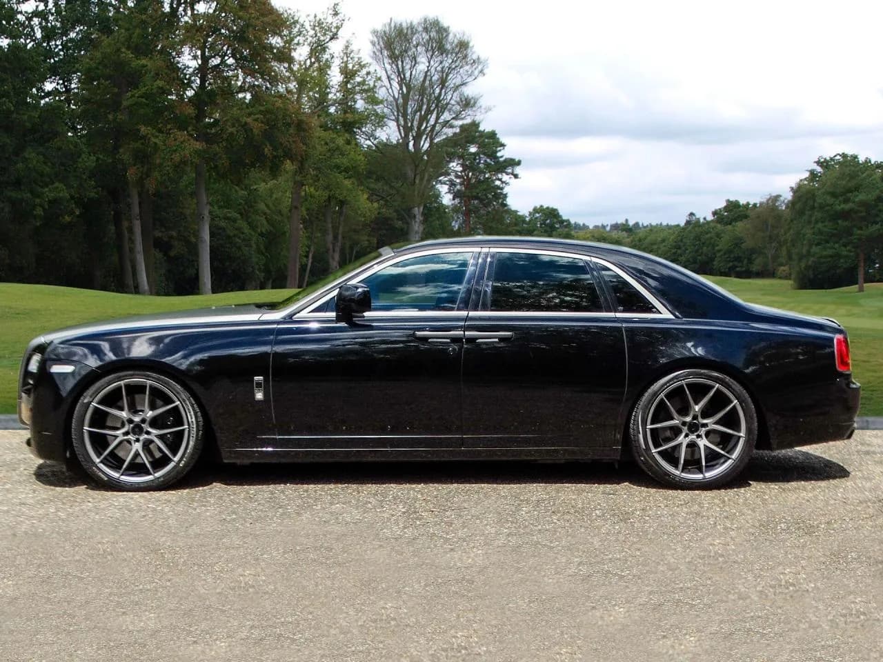 2010 Rolls - Royce 6.6 V12 Saloon 4dr Petrol Auto Euro 5 (563 bhp) - Thumbnail 2