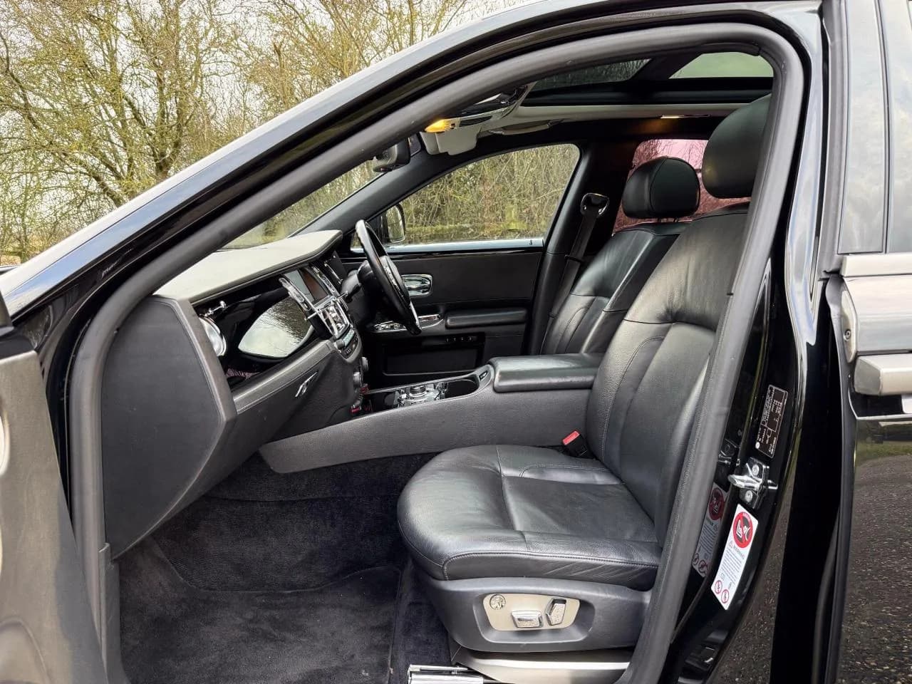 2010 Rolls - Royce 6.6 V12 Saloon 4dr Petrol Auto Euro 5 (563 bhp) - Thumbnail 3