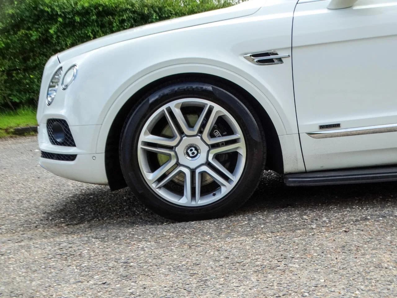 2018 Bentley 4.0d V8 SUV 5dr Diesel Auto 4WD Euro 6 (s/s) (435 ps) - Thumbnail 5