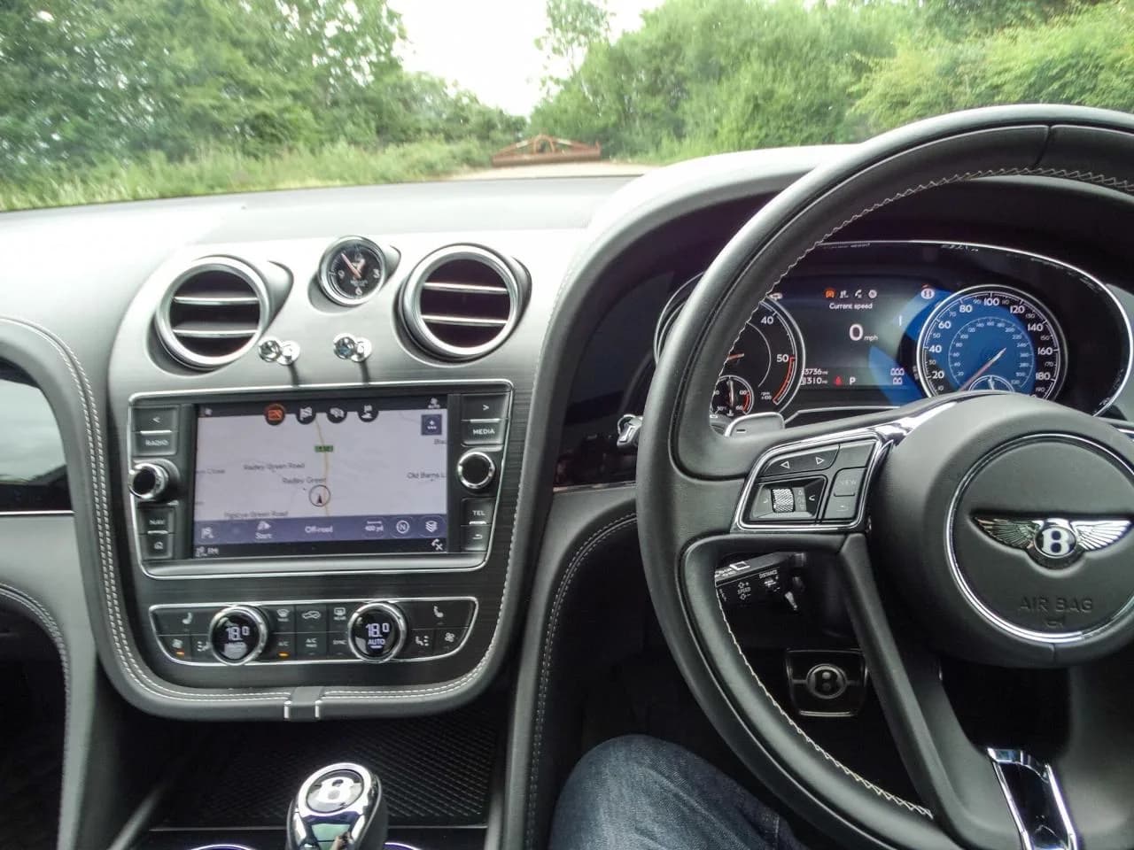 2018 Bentley 4.0d V8 SUV 5dr Diesel Auto 4WD Euro 6 (s/s) (435 ps) - Thumbnail 8