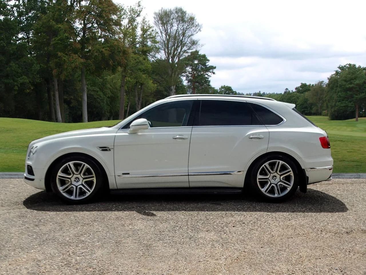 2018 Bentley 4.0d V8 SUV 5dr Diesel Auto 4WD Euro 6 (s/s) (435 ps) - Thumbnail 2