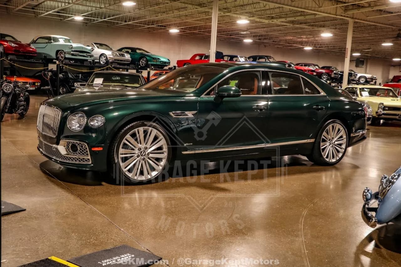 2023 Bentley Flying Spur - Thumbnail 4