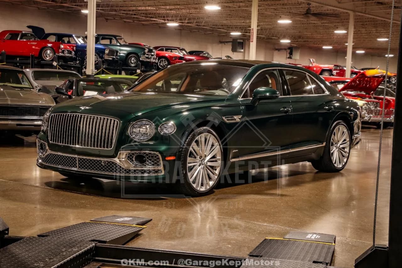 2023 Bentley Flying Spur - Thumbnail 3