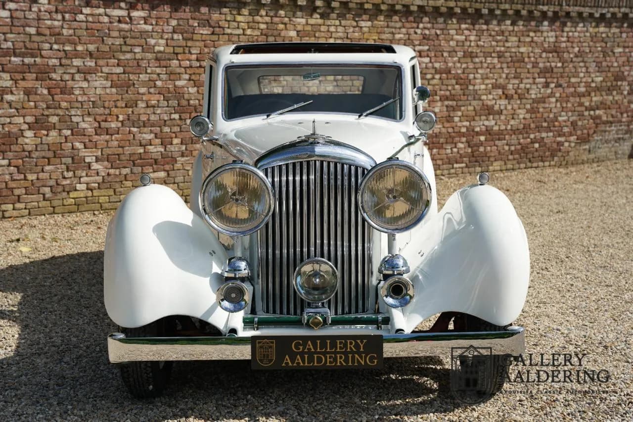1933 Bentley 3&frac12; litre &ldquo;Streamline&rdquo; by Park Ward &amp; Co - Thumbnail 6