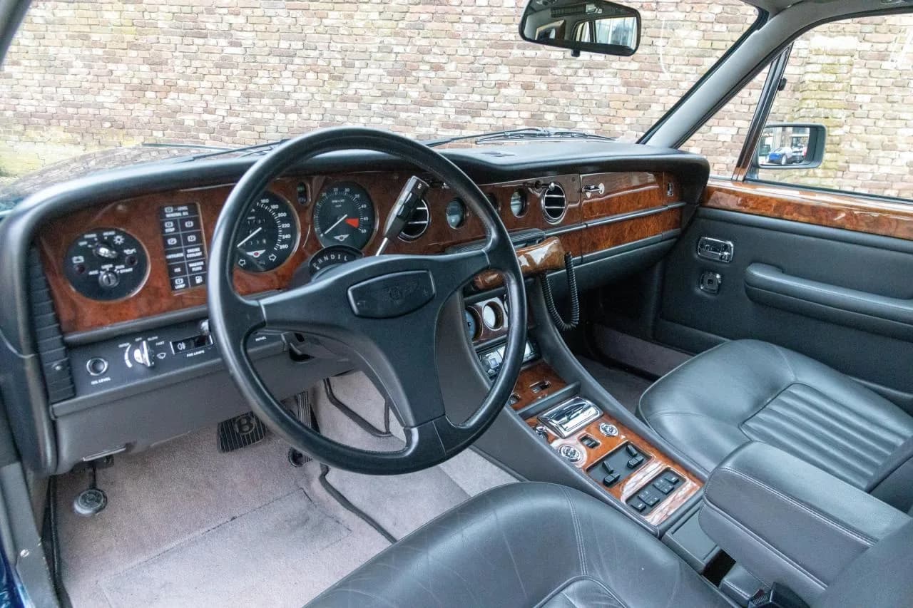 1989 Bentley Turbo R Saloon &ldquo;Service at Jack Barclay&rdquo; - Thumbnail 3