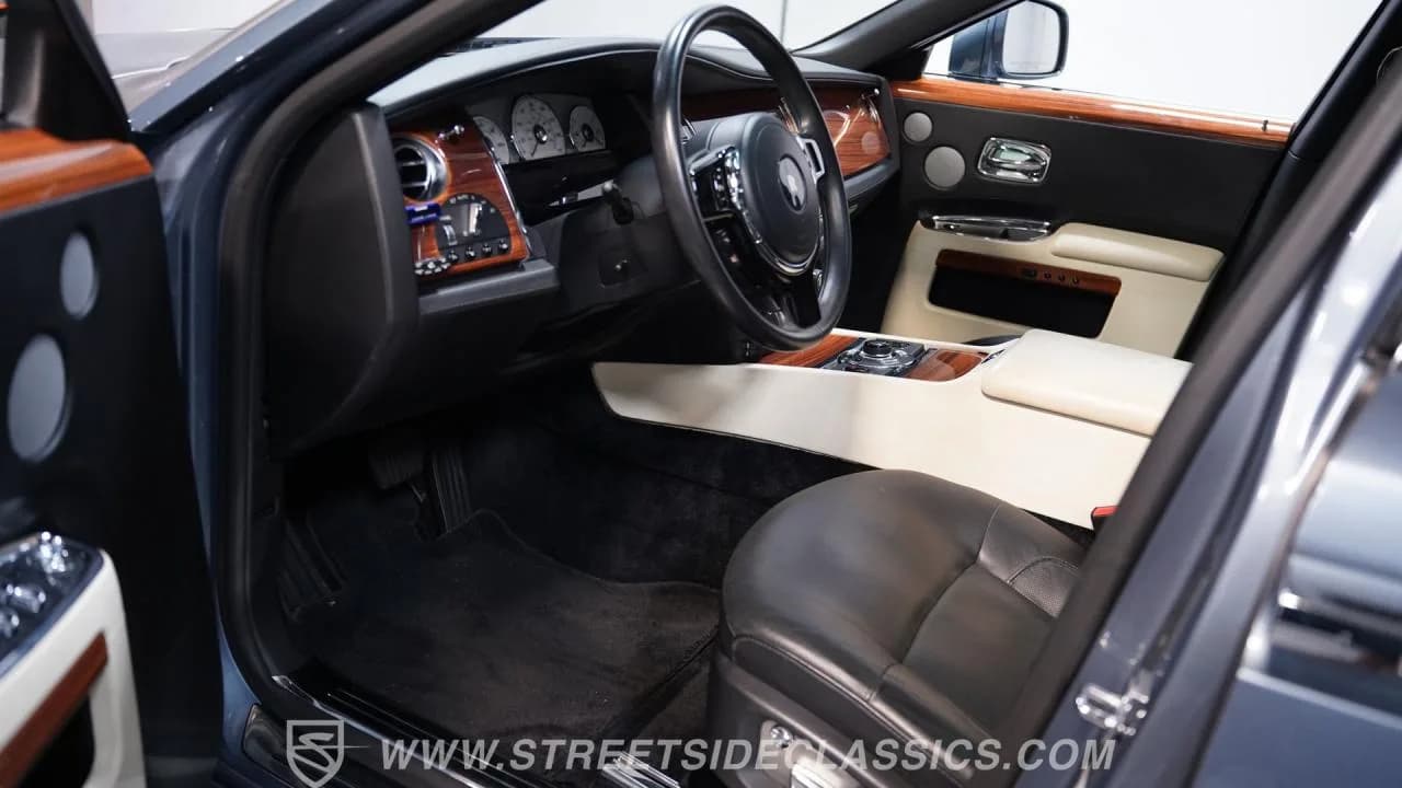 2010 Rolls - Royce Ghost - Thumbnail 4