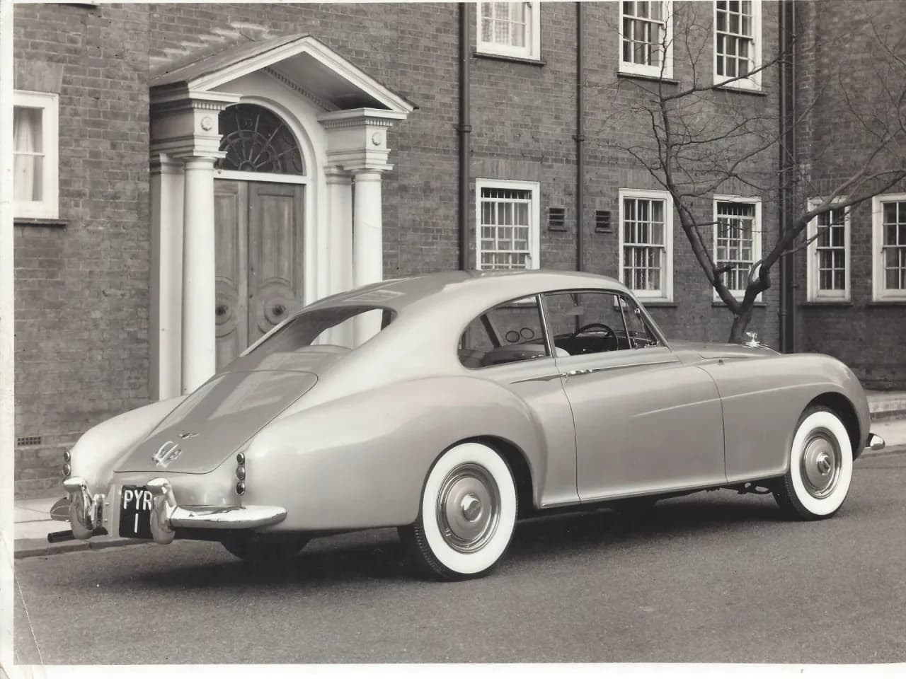 1955 Bentley R Type Continental Automatic H J Mulliner Fastback - Thumbnail 3