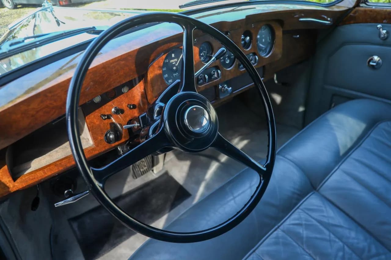 1962 Rolls - Royce Phantom V by James Young &ldquo;The Paris Salon-Porte de Versailles&rdquo; - Thumbnail 3