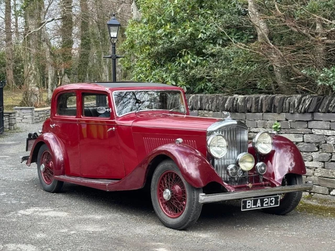 1934 Bentley 3 1/2 Park Ward Saloon - Thumbnail 4