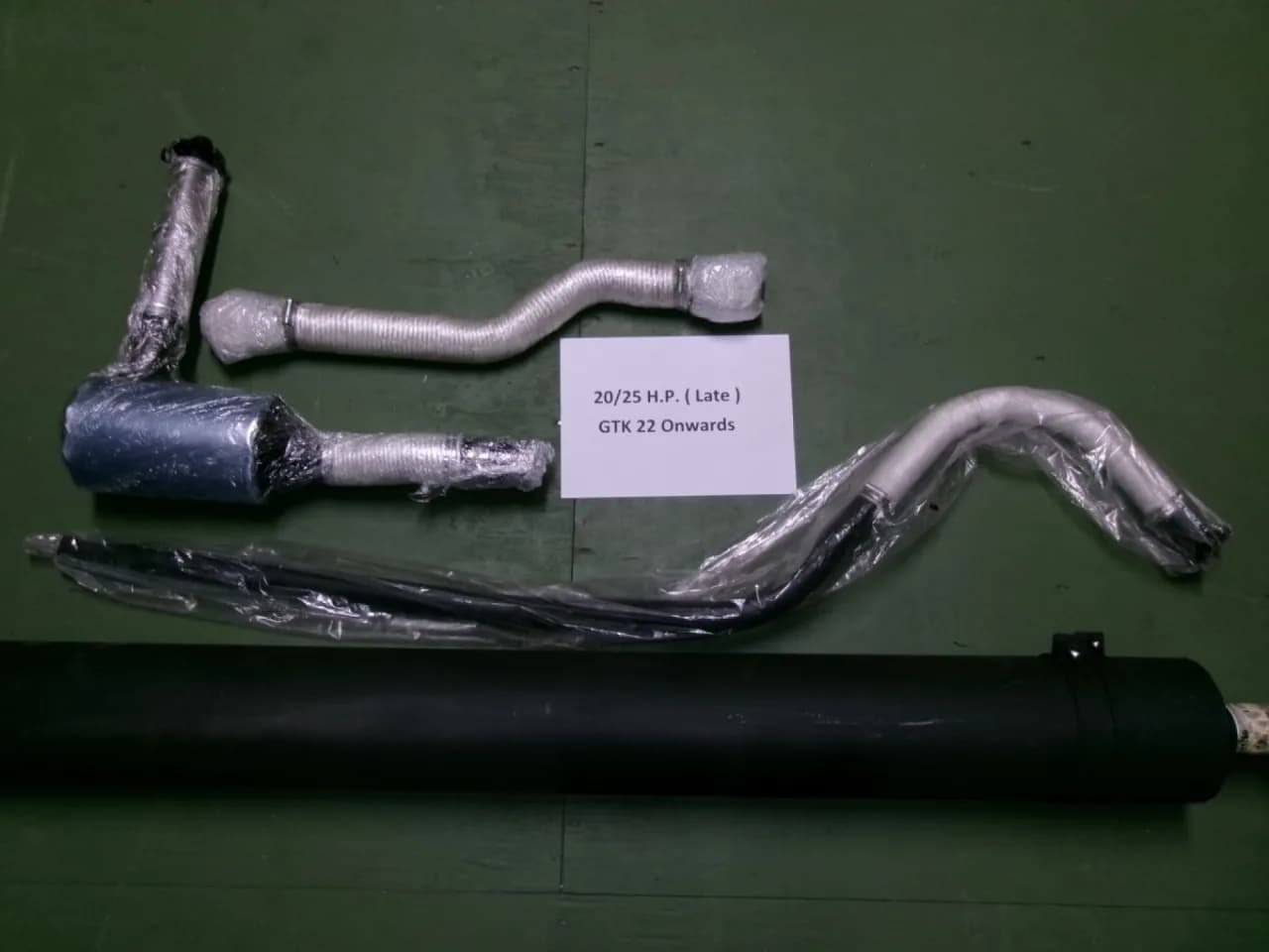 1x Front expansion box and 1x Intermediate pipe and 1x Main silencer and 1x Tail pipe