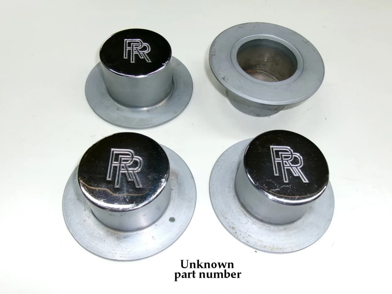 4x center hubcap (Unknown part number)