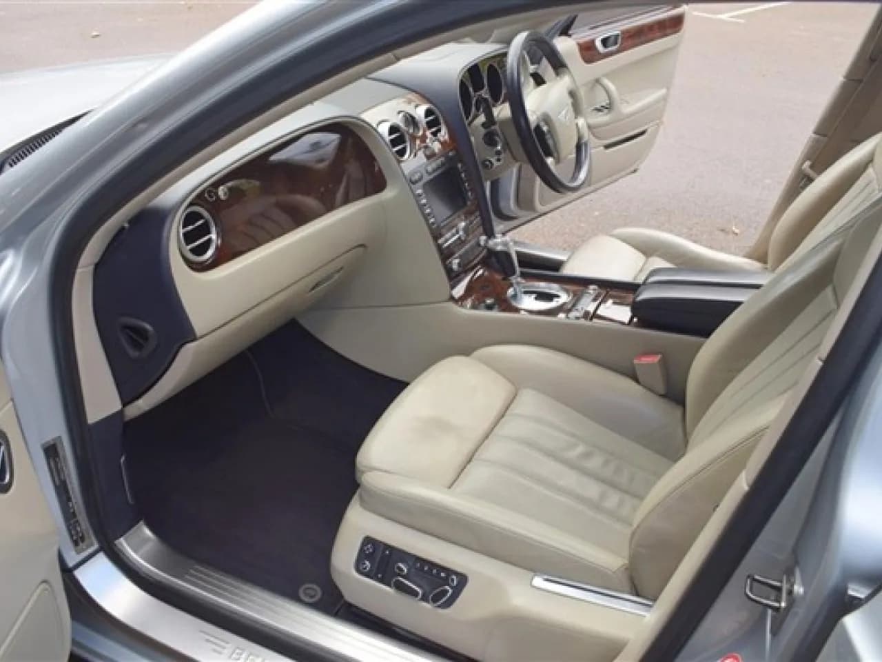 2006 Bentley Flying Spur - Thumbnail 4