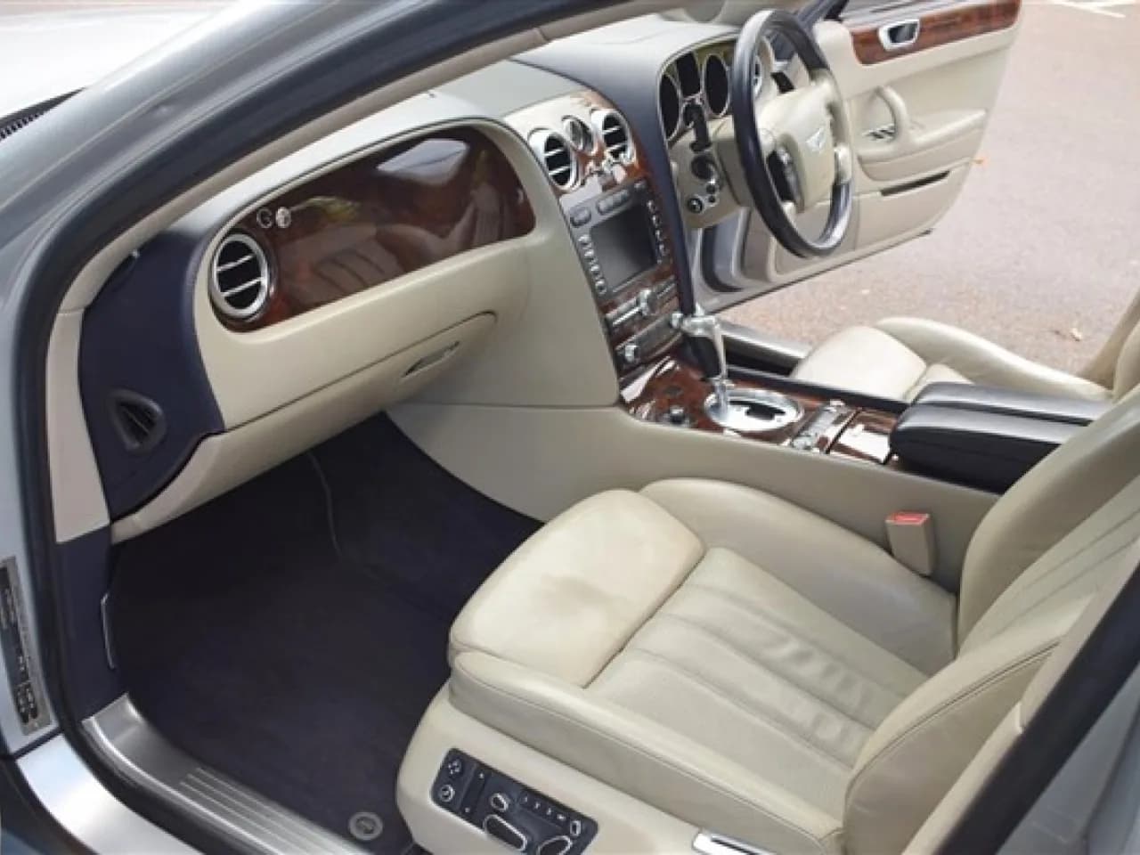 2006 Bentley Flying Spur - Thumbnail 8