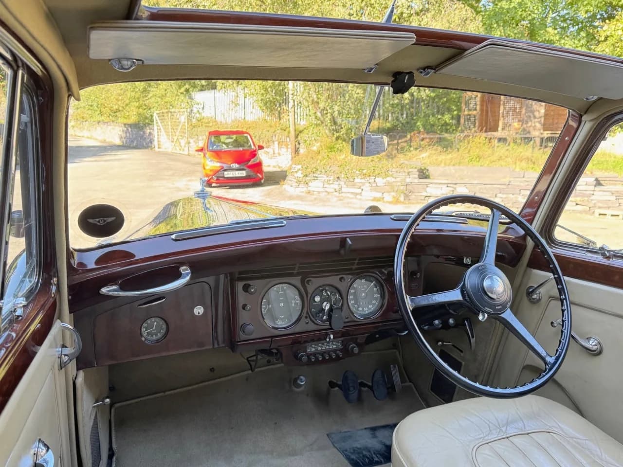 1953 Bentley R Type Manual Sports Saloon - Thumbnail 4