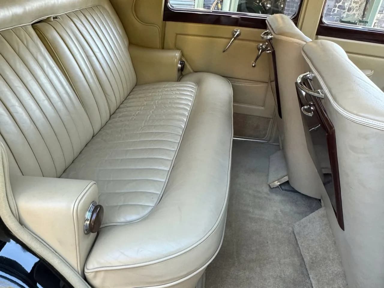 1953 Bentley R Type Manual Sports Saloon - Thumbnail 7