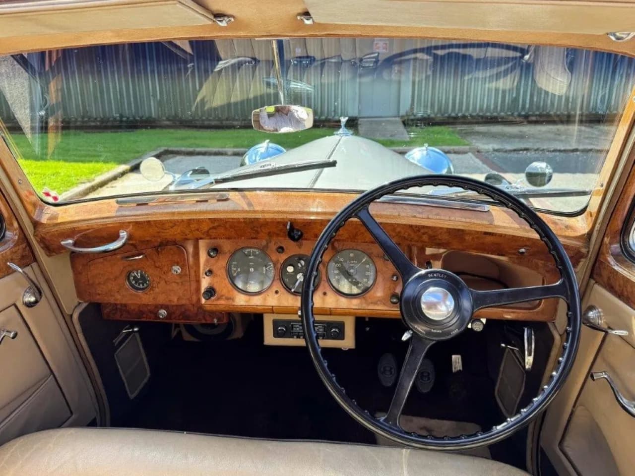 1953 Bentley R Type Manual Sports Saloon - Thumbnail 6