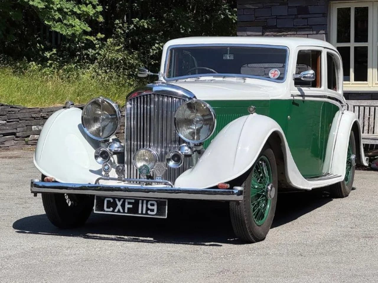 1935 Bentley 3 1/2 Thrupp & Maberley Sports Saloon - Thumbnail 2