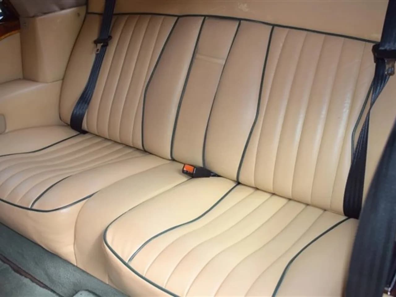 1986 Rolls - Royce Corniche - Thumbnail 4