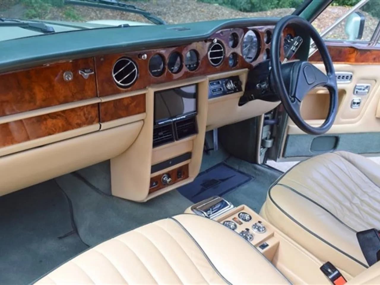1986 Rolls - Royce Corniche - Thumbnail 3