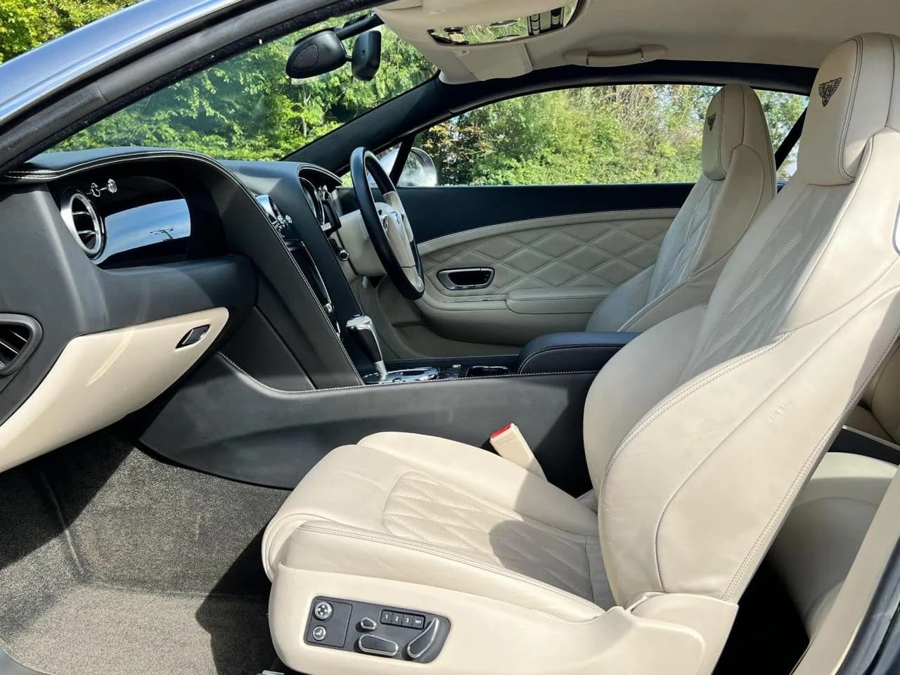 2014 Bentley 4.0 V8 GT S Auto 4WD Euro 5 2dr - Thumbnail 6