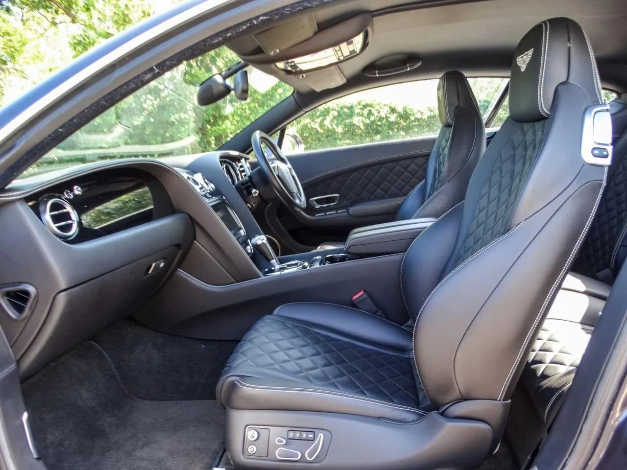 2016 Bentley 4.0 V8 GT S Auto 4WD Euro 6 2dr - Thumbnail 4