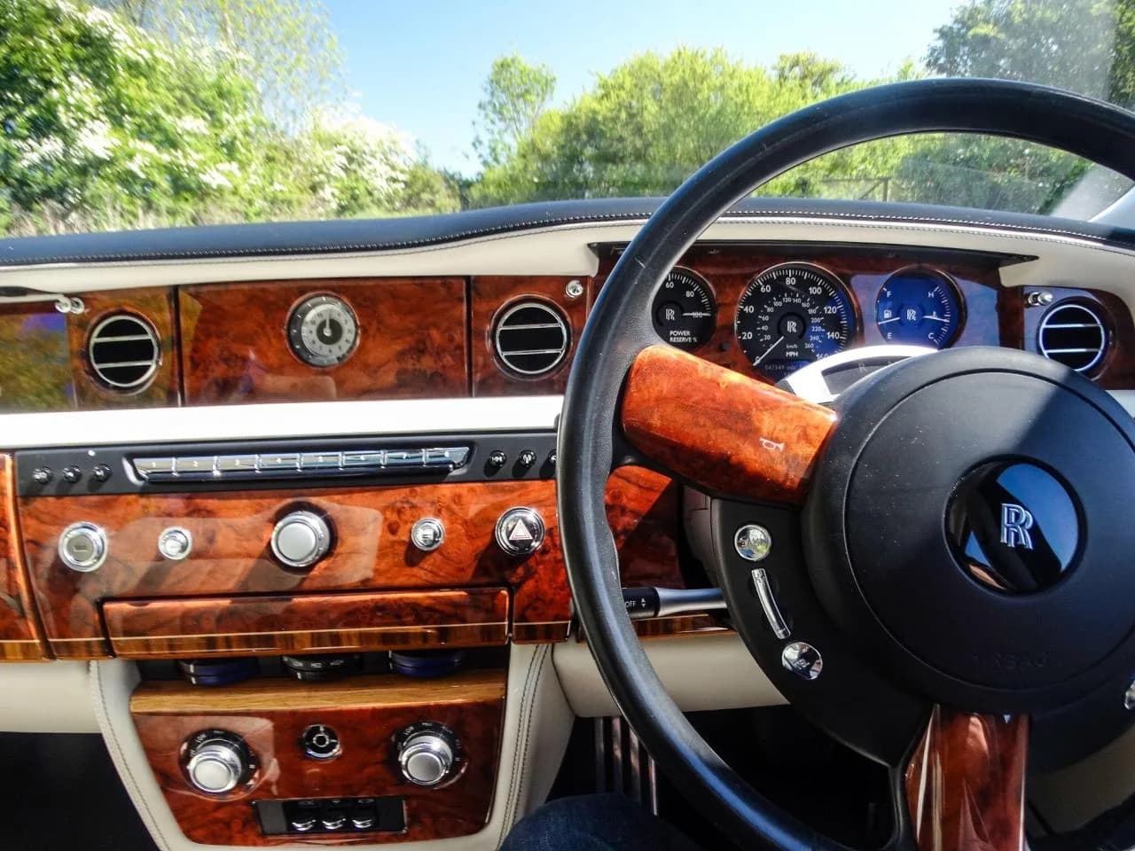 2013 Rolls - Royce 6.7 V12 Saloon 4dr Petrol Auto Euro 5 (453 bhp) - Thumbnail 8