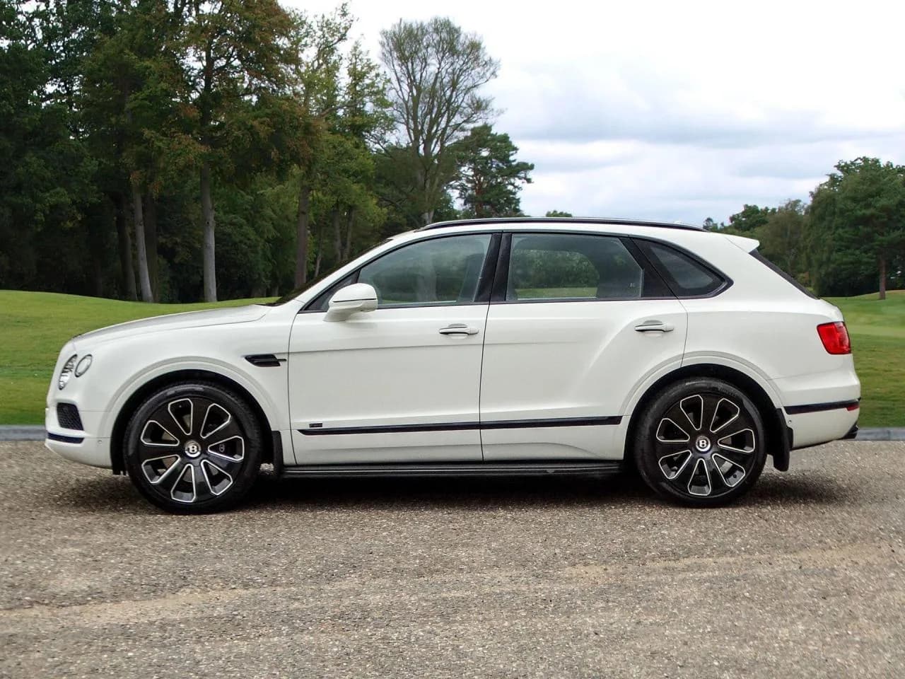 2020 Bentley 4.0 V8 Auto 4WD Euro 6 (s/s) 5dr - Thumbnail 2