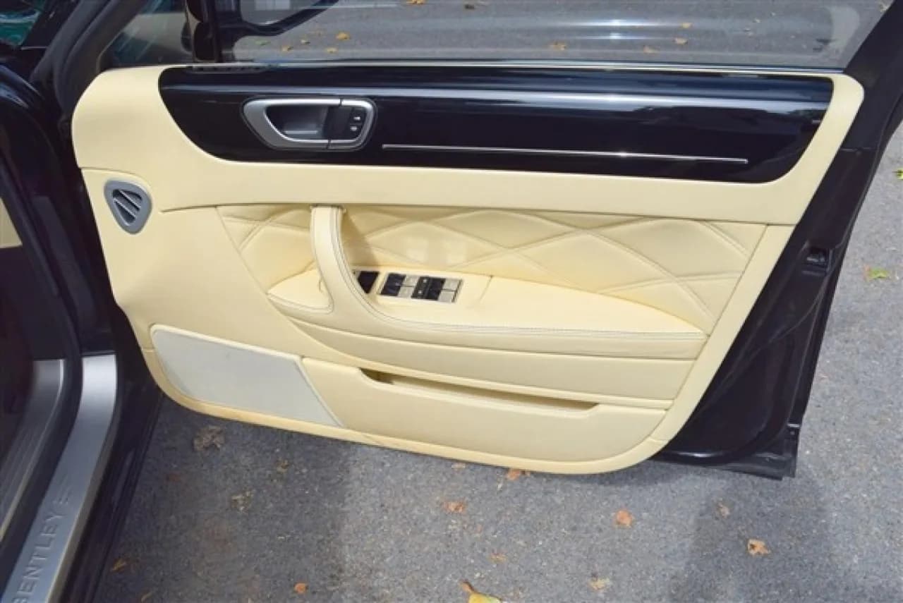 2011 Bentley Flying Spur Mulliner - Thumbnail 6
