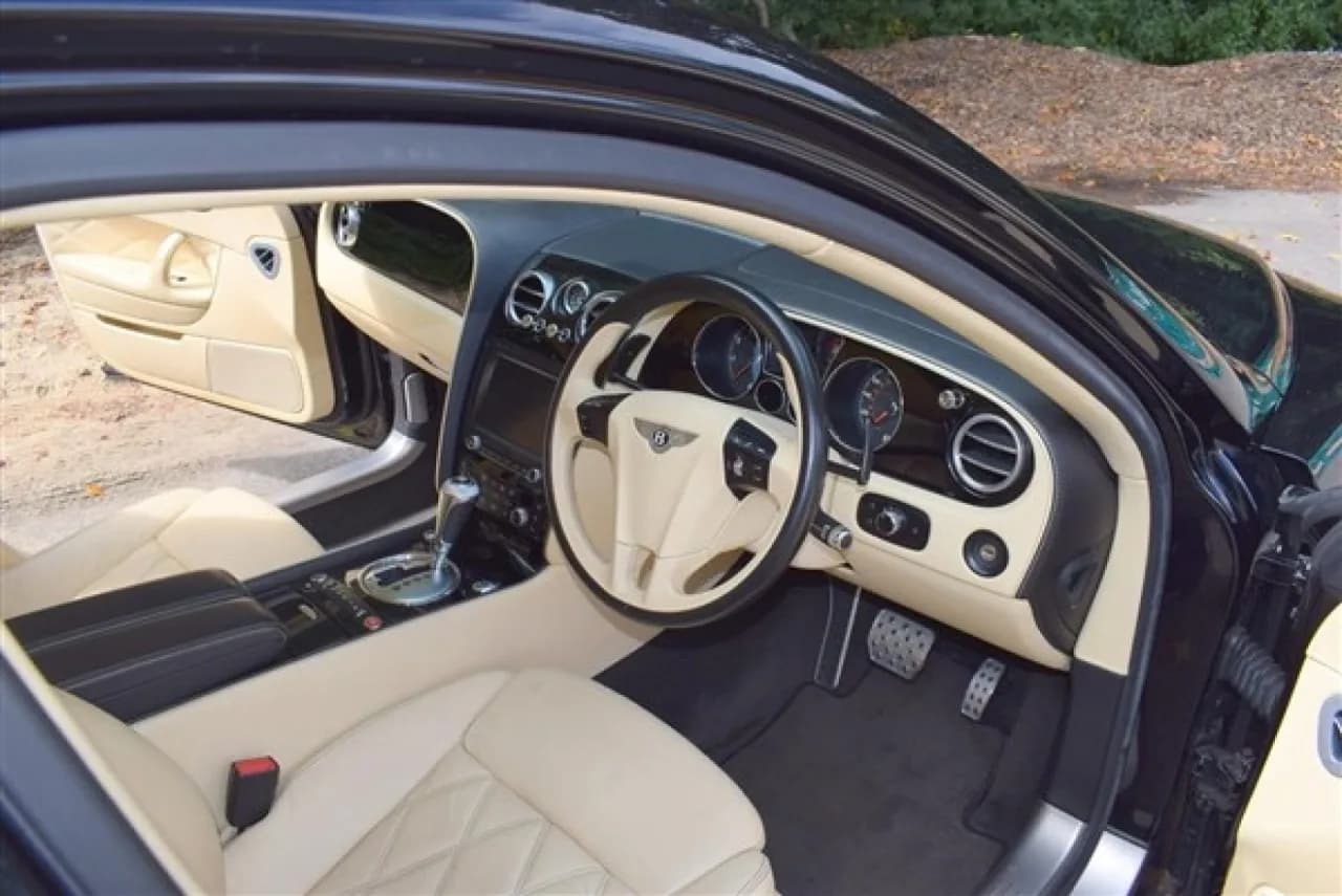 2011 Bentley Flying Spur Mulliner - Thumbnail 8