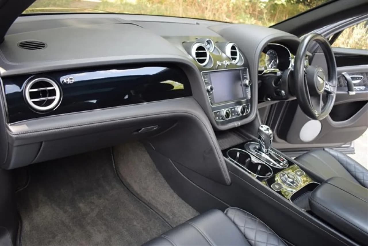 2016 Bentley Bentayga 6.0 W12 - Thumbnail 4