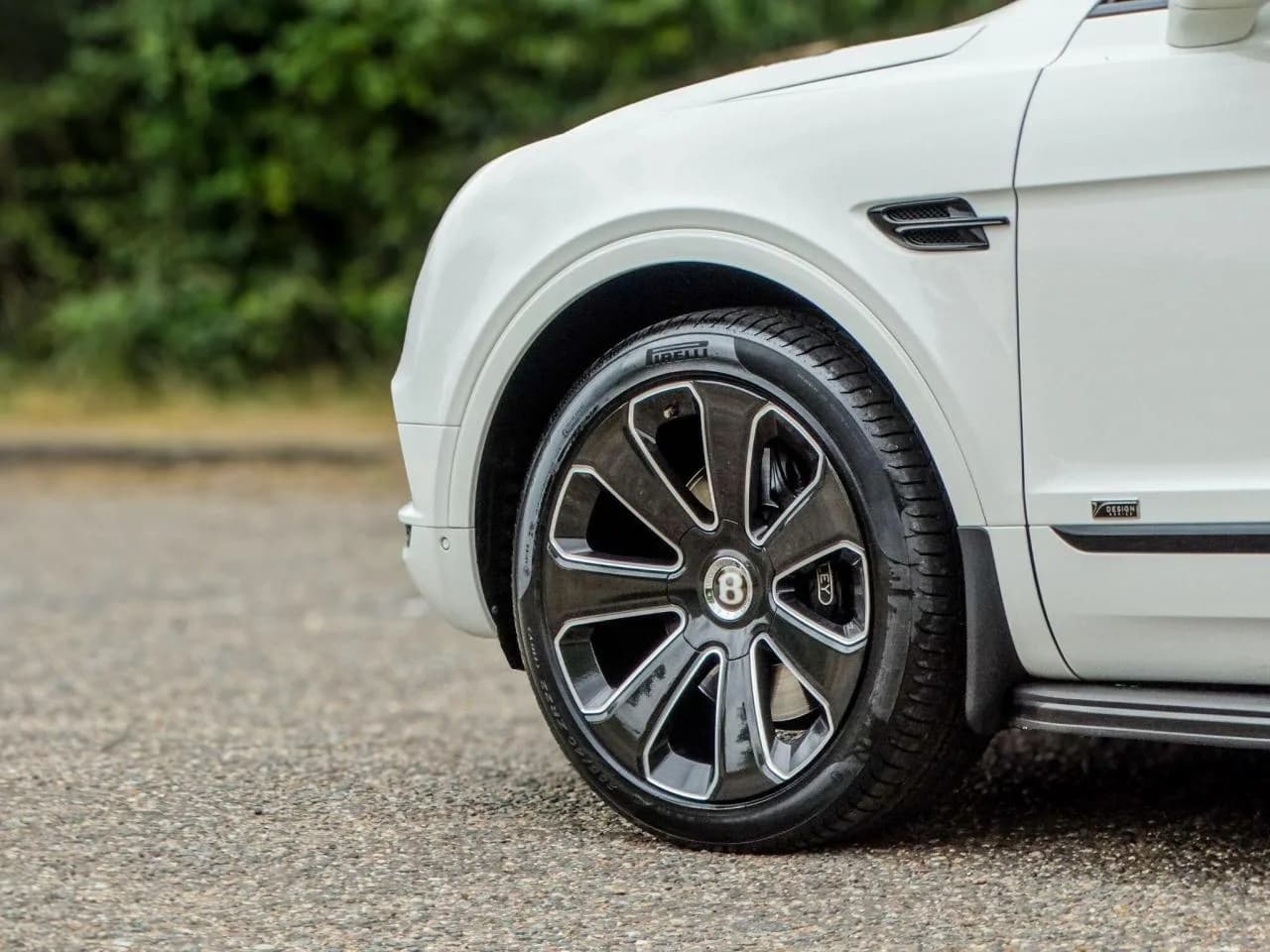 Bentley 4.0 V8 Auto 4WD Euro 6 (s/s) 5dr - Thumbnail 5