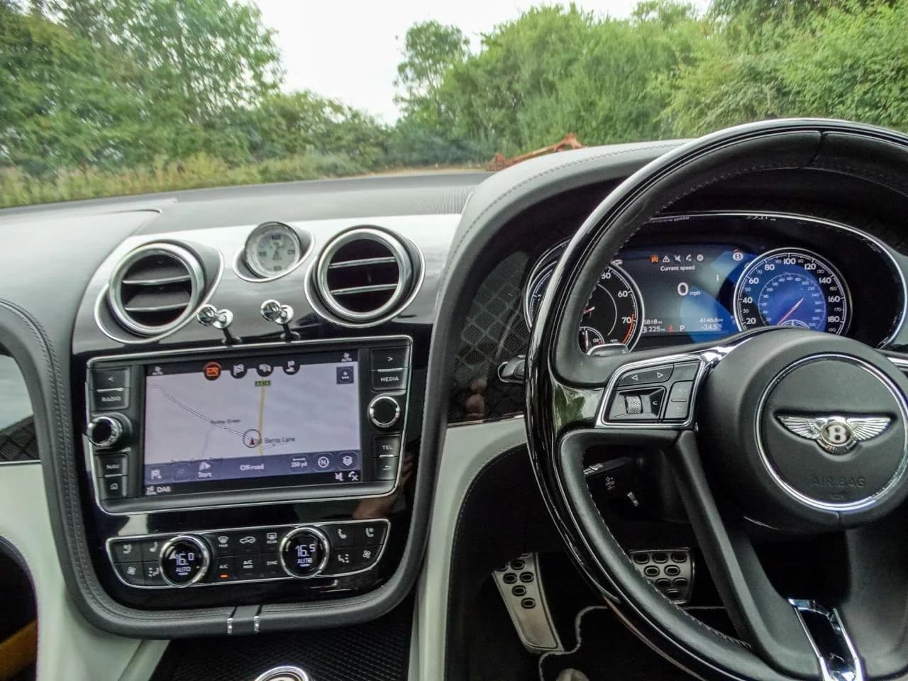 Bentley 4.0 V8 Auto 4WD Euro 6 (s/s) 5dr - Thumbnail 8