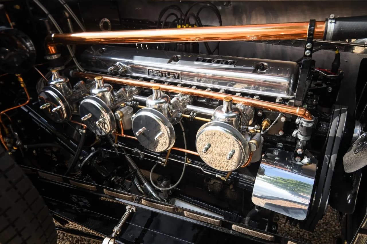 1948 Bentley Speed 8 &ldquo;Peking to Paris spec&rdquo; by Racing Green FULL OPTIONS - Thumbnail 4