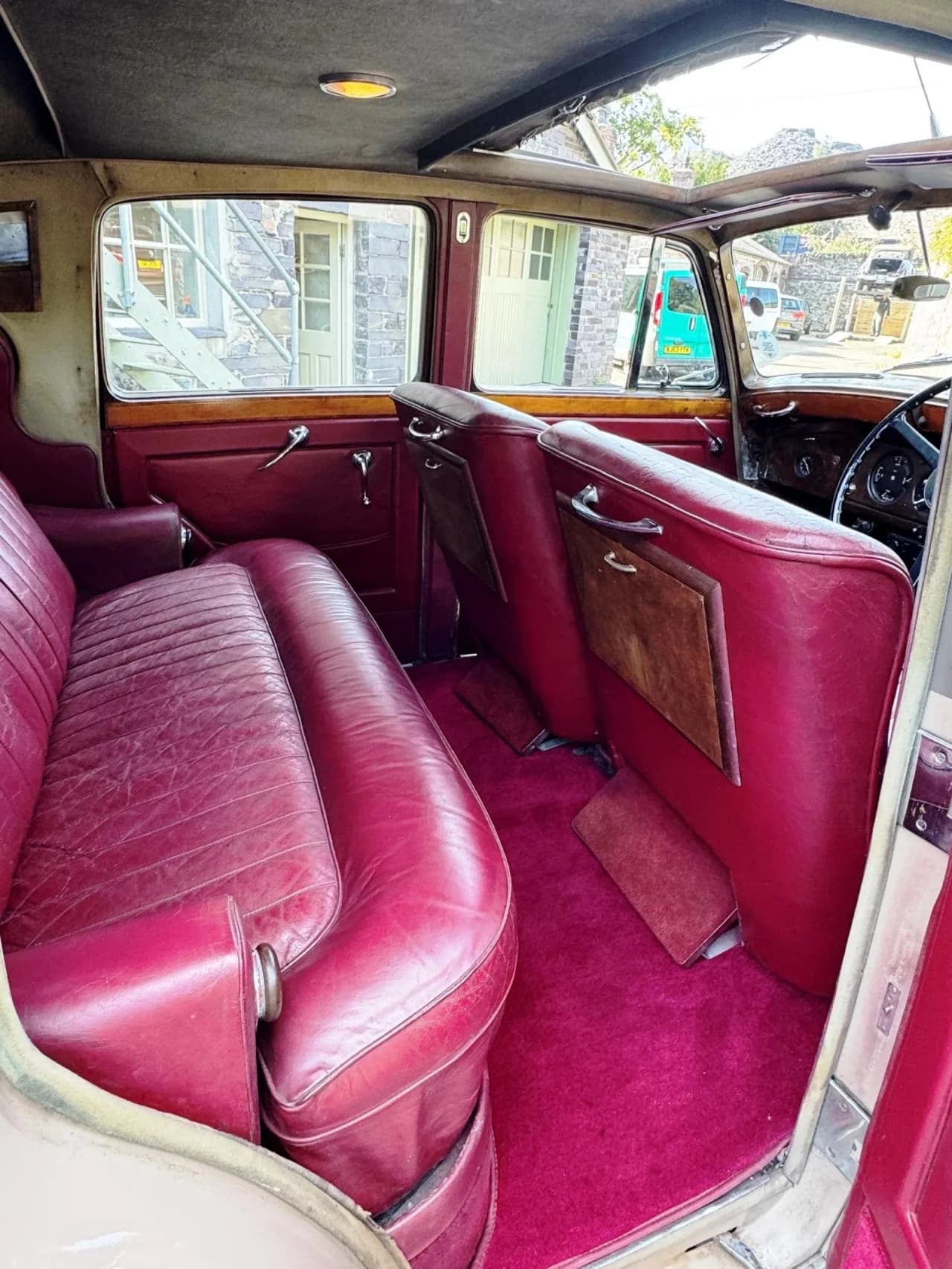1954 Bentley R Type Automatic Saloon - Thumbnail 6