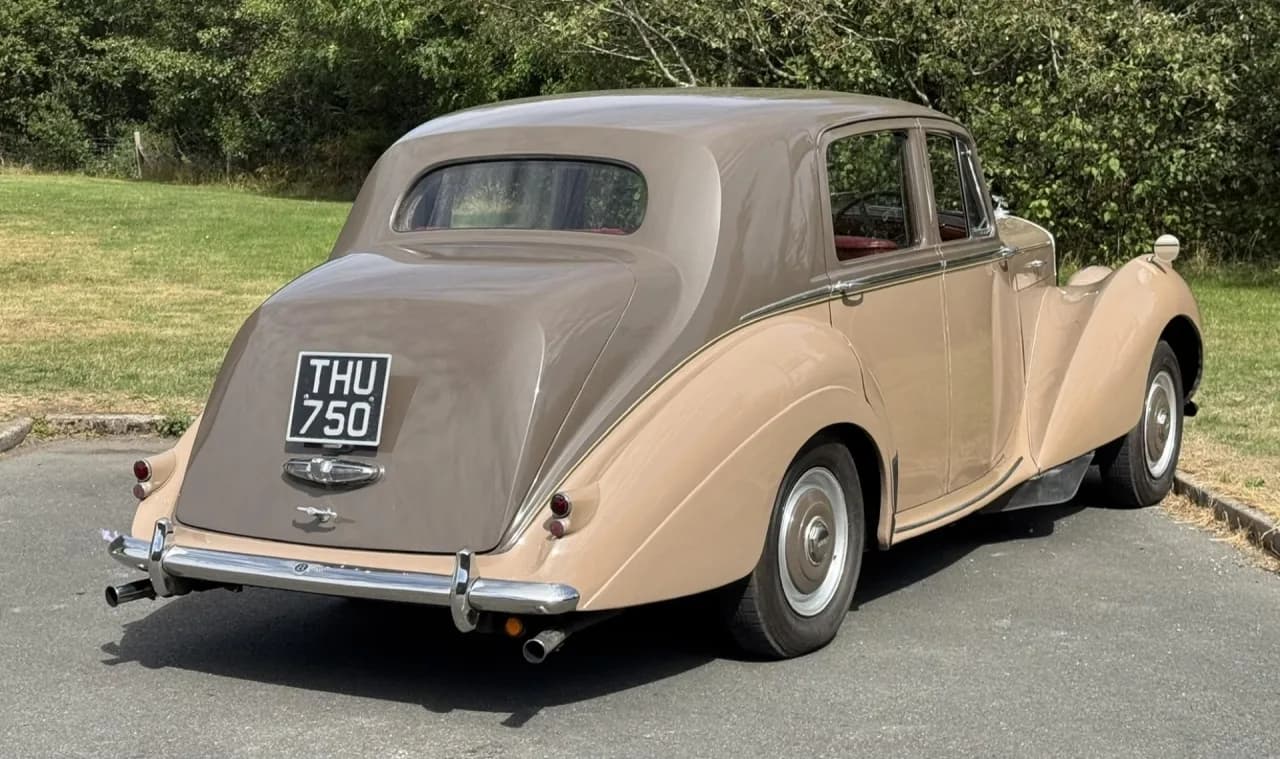 1954 Bentley R Type Automatic Saloon - Thumbnail 2