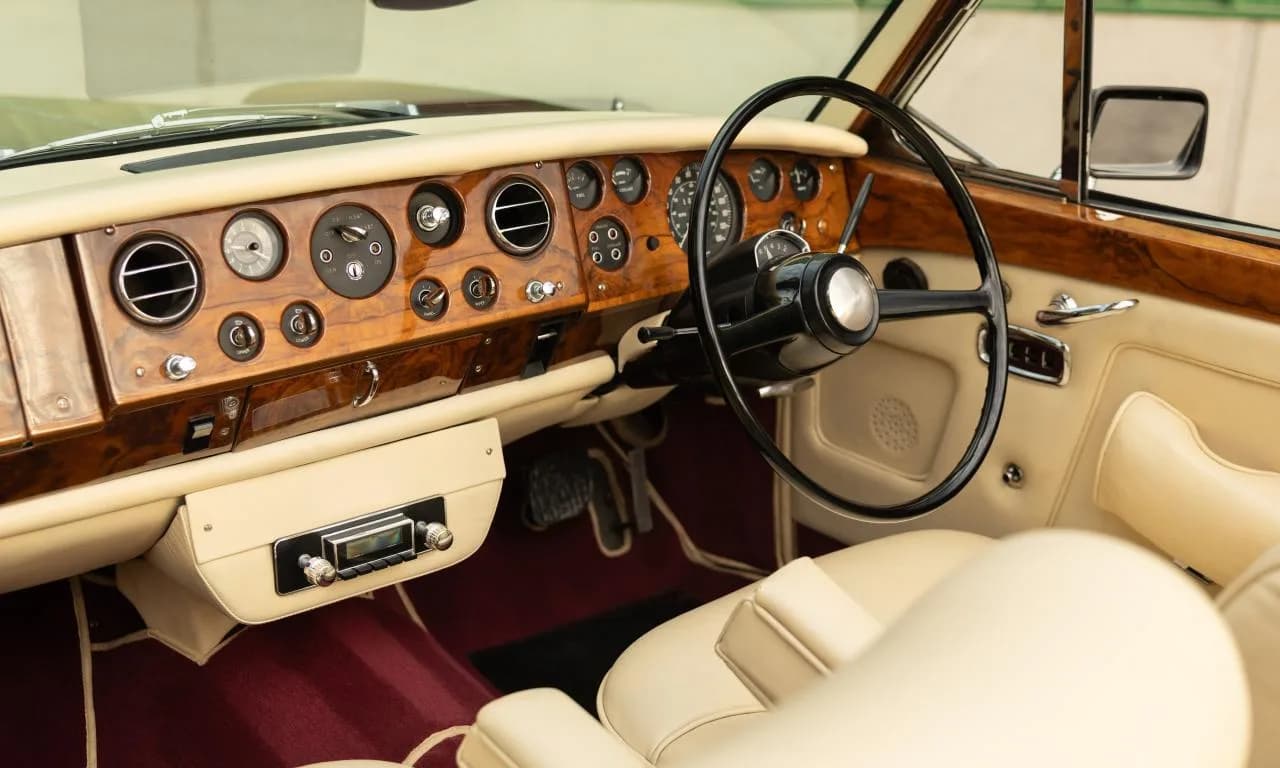 1968 Rolls - Royce Silver Shadow Drophead Coup&eacute; by Mulliner Park Ward - Thumbnail 4